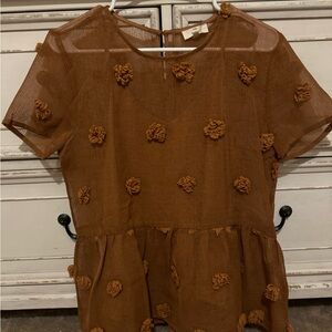 Brown dotted tee